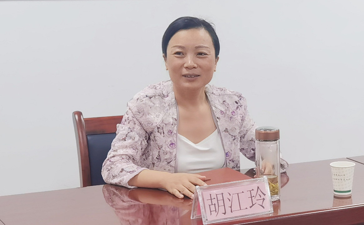 胡江玲发挥四个作用推进人民调解中心工作上台阶